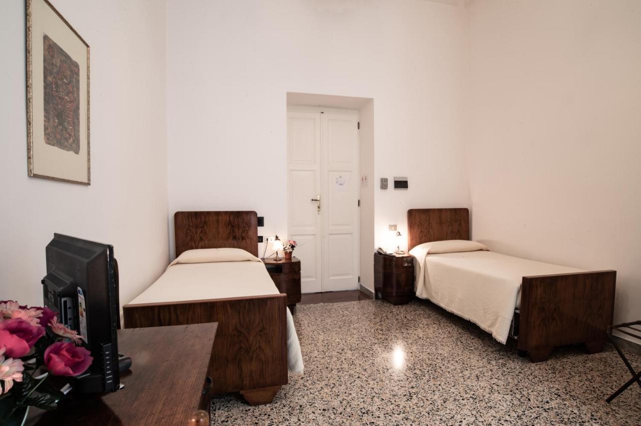 קליארי Hotel Aer Bj Vittoria מראה חיצוני תמונה