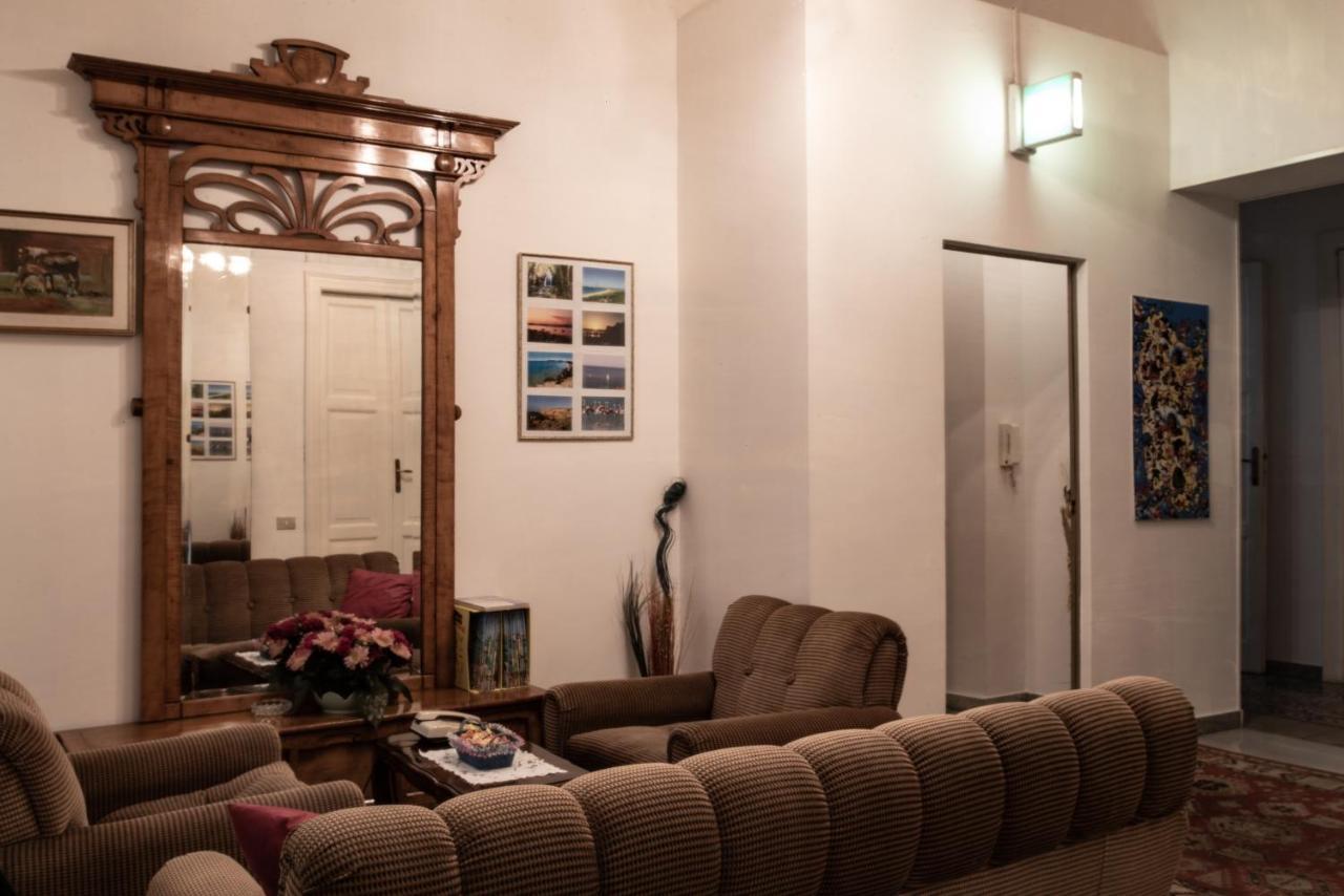 קליארי Hotel Aer Bj Vittoria מראה חיצוני תמונה