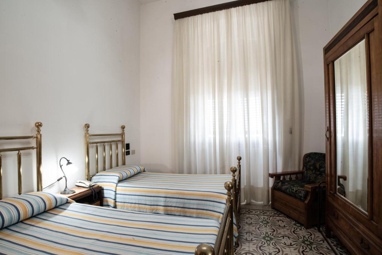 קליארי Hotel Aer Bj Vittoria מראה חיצוני תמונה