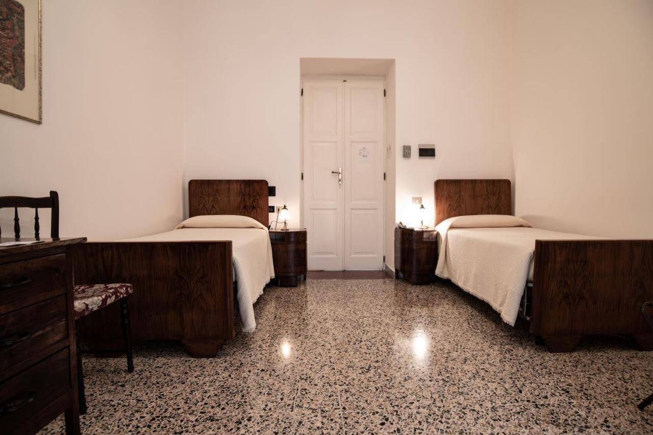 קליארי Hotel Aer Bj Vittoria מראה חיצוני תמונה
