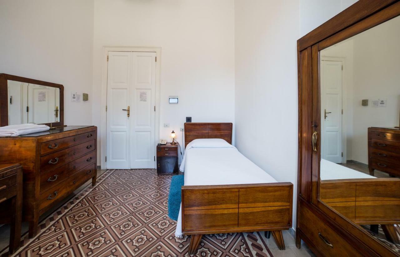 קליארי Hotel Aer Bj Vittoria מראה חיצוני תמונה